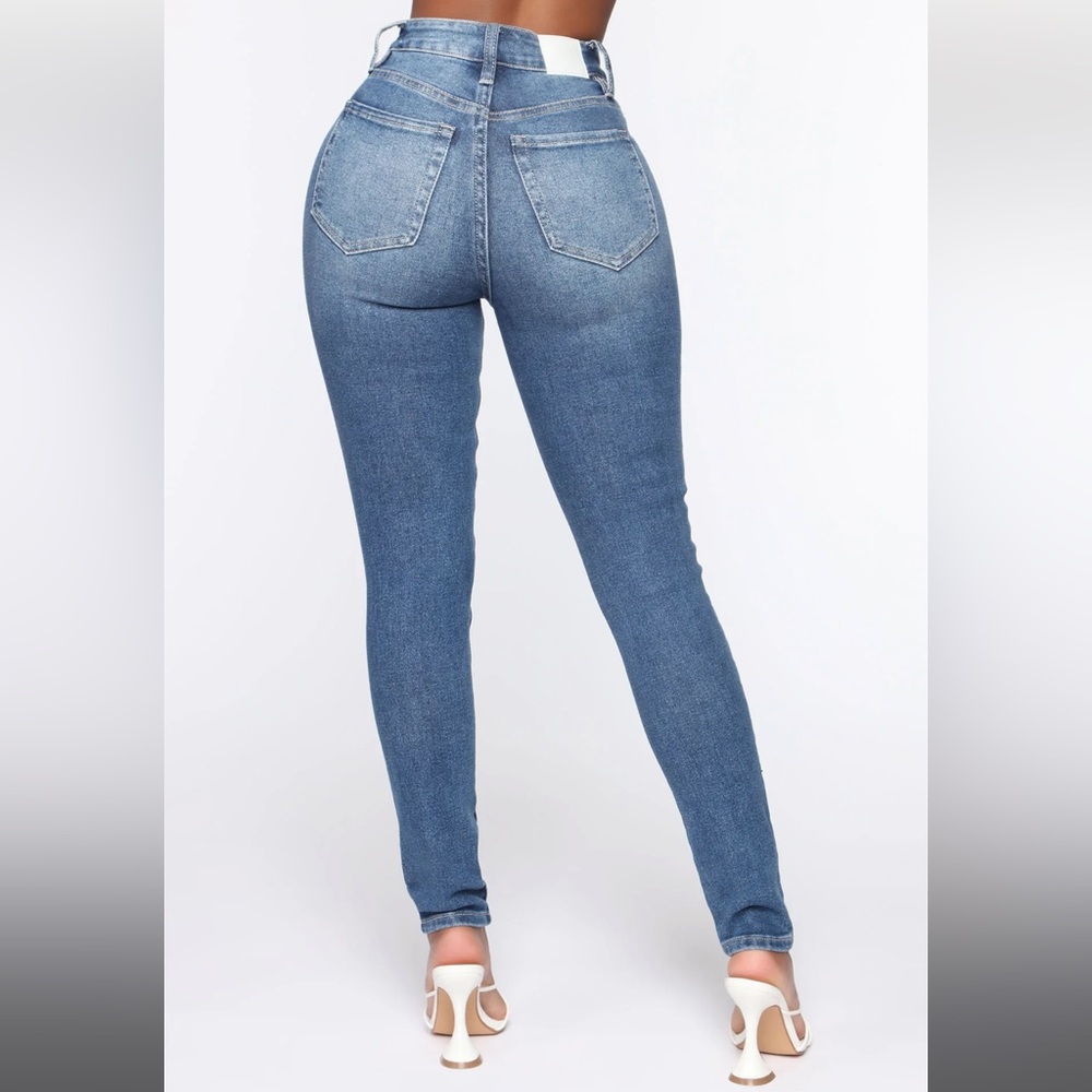 YMI Vintage Dream Skinny Jean - size 7